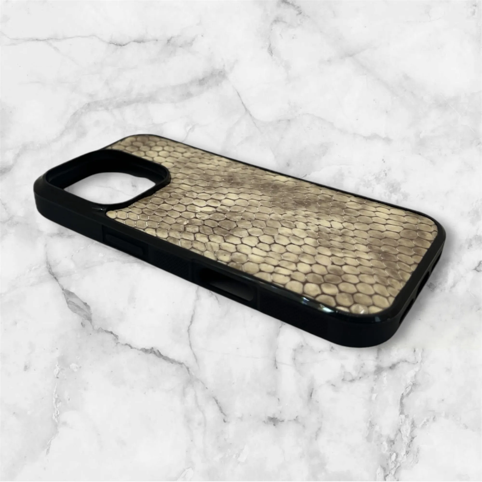 قاب چرم طبیعی آیفون 16promax