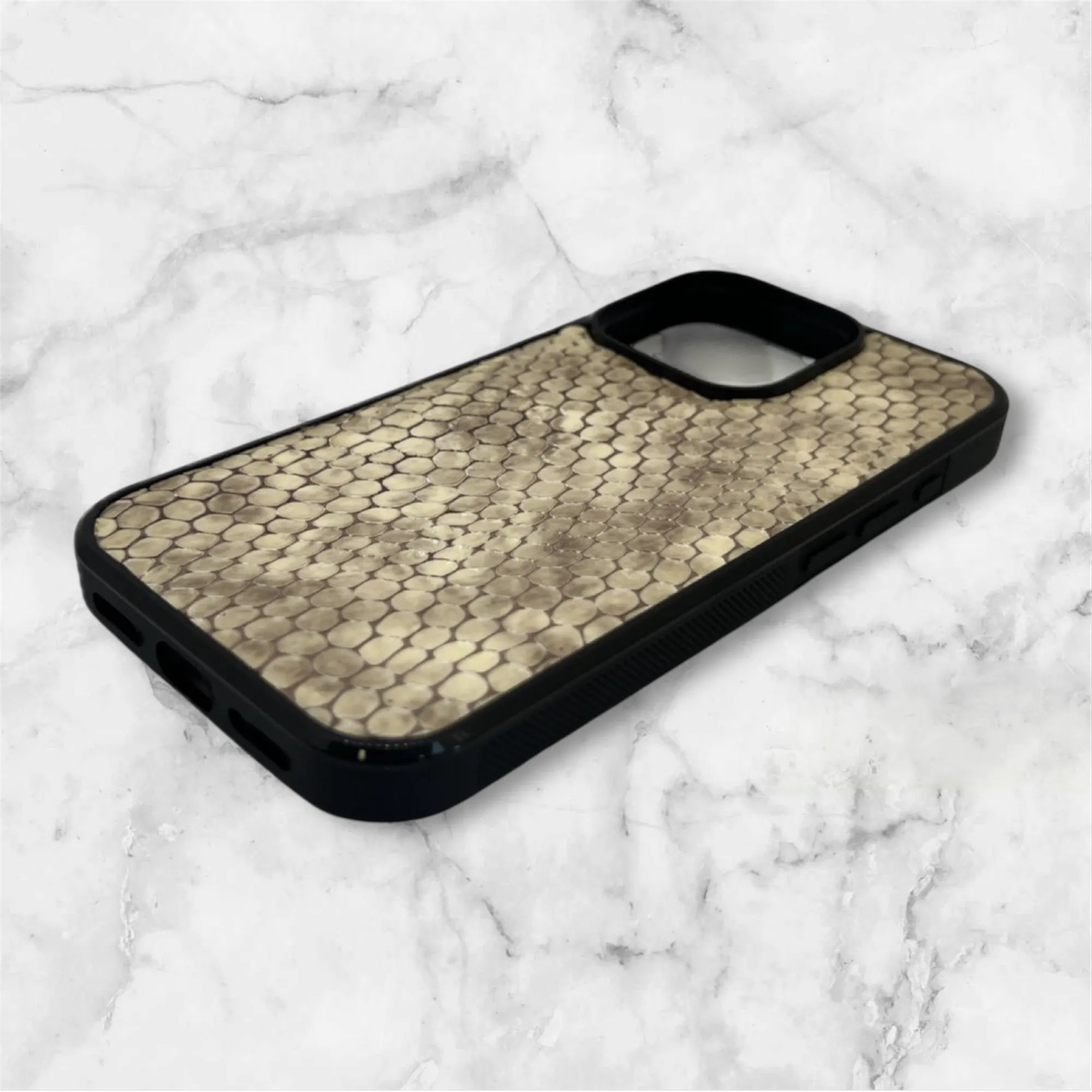 قاب چرم طبیعی آیفون 16promax